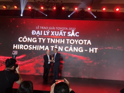Toyota Hiroshima Tân Cảng đạt Top đại lý xuất sắc và đại lý hoàn thành chỉ tiêu năm 2022